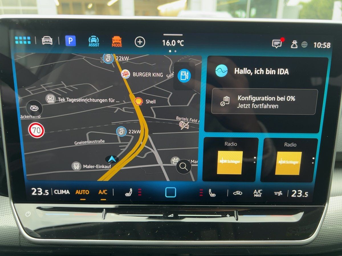 Fahrzeugabbildung Volkswagen Golf Style 1.5 eTSI DSG AHK Nav HUD 360° IQ.Ligh