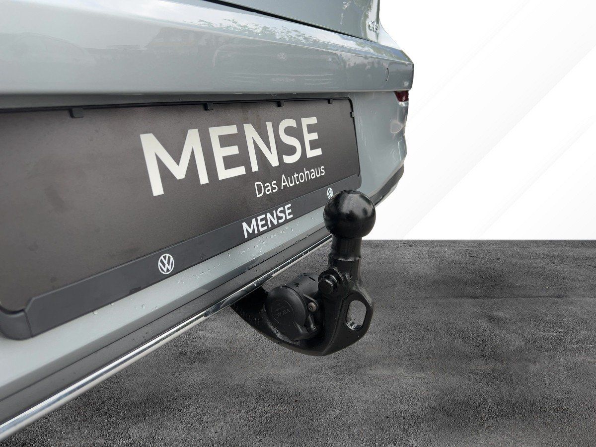 Fahrzeugabbildung Volkswagen Golf Style 1.5 eTSI DSG AHK Nav HUD 360° IQ.Ligh