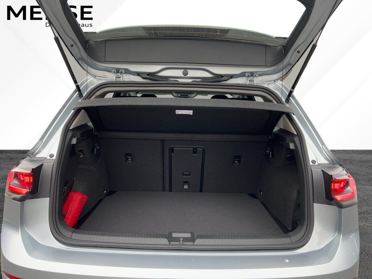 Fahrzeugabbildung Volkswagen Golf Style 1.5 eTSI DSG AHK Nav HUD 360° IQ.Ligh