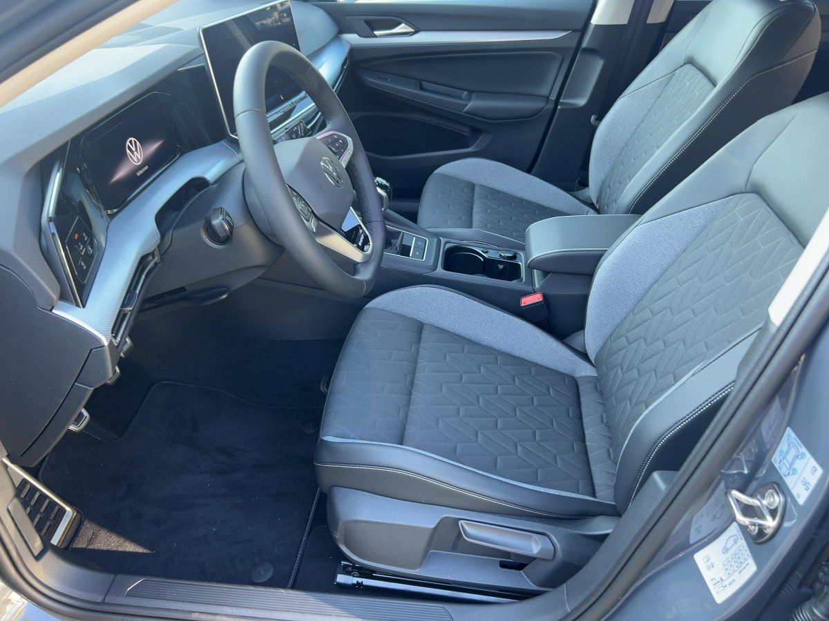 Fahrzeugabbildung Volkswagen Golf 1.5 TSI Energy Kamera Ganzjahresreifen SHZG