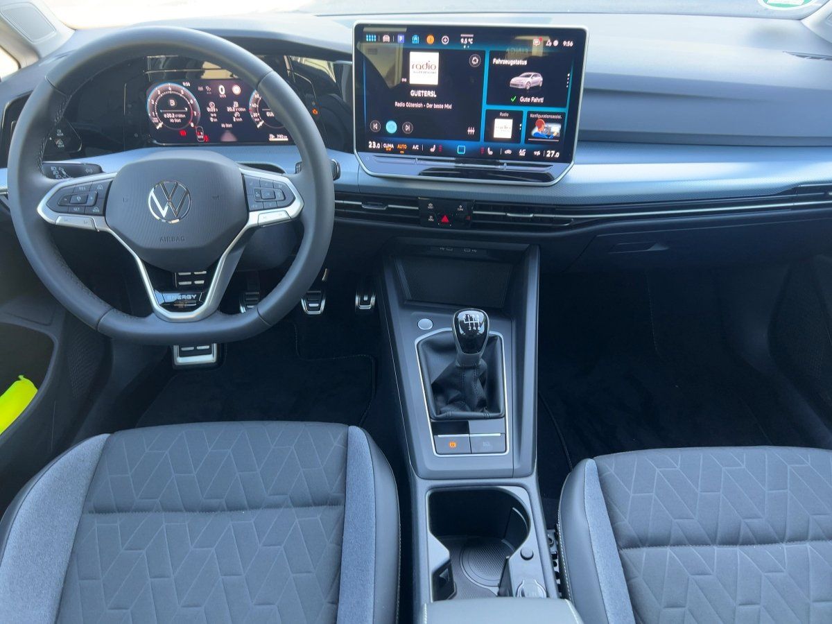 Fahrzeugabbildung Volkswagen Golf 1.5 TSI Energy Kamera Ganzjahresreifen SHZG