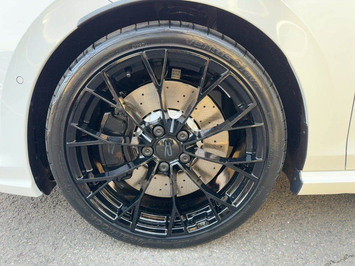 Fahrzeug autohaus mense Fahrzeugabbildung Volkswagen Golf R Black Edition Akra Pano Navi HarmanKardon
