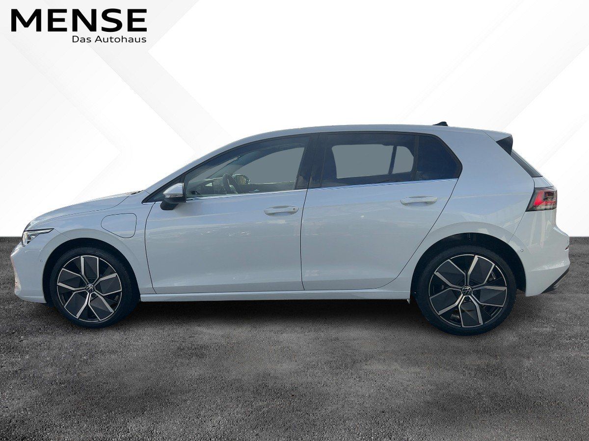 Fahrzeugabbildung Volkswagen Golf 1.5 eHybrid Style AHK Navi HUD Pano DCC ASG