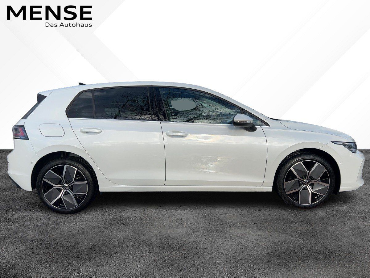 Fahrzeugabbildung Volkswagen Golf 1.5 eHybrid Style AHK Navi HUD Pano DCC ASG