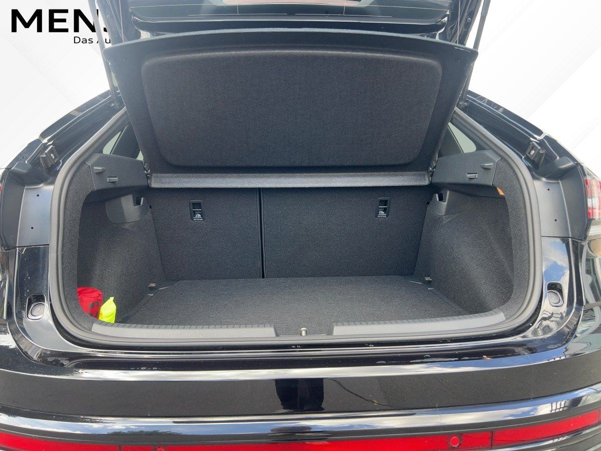 Fahrzeugabbildung Volkswagen Taigo 1.5 TSI DSG R-Line AHK Nav Winterräder ACC