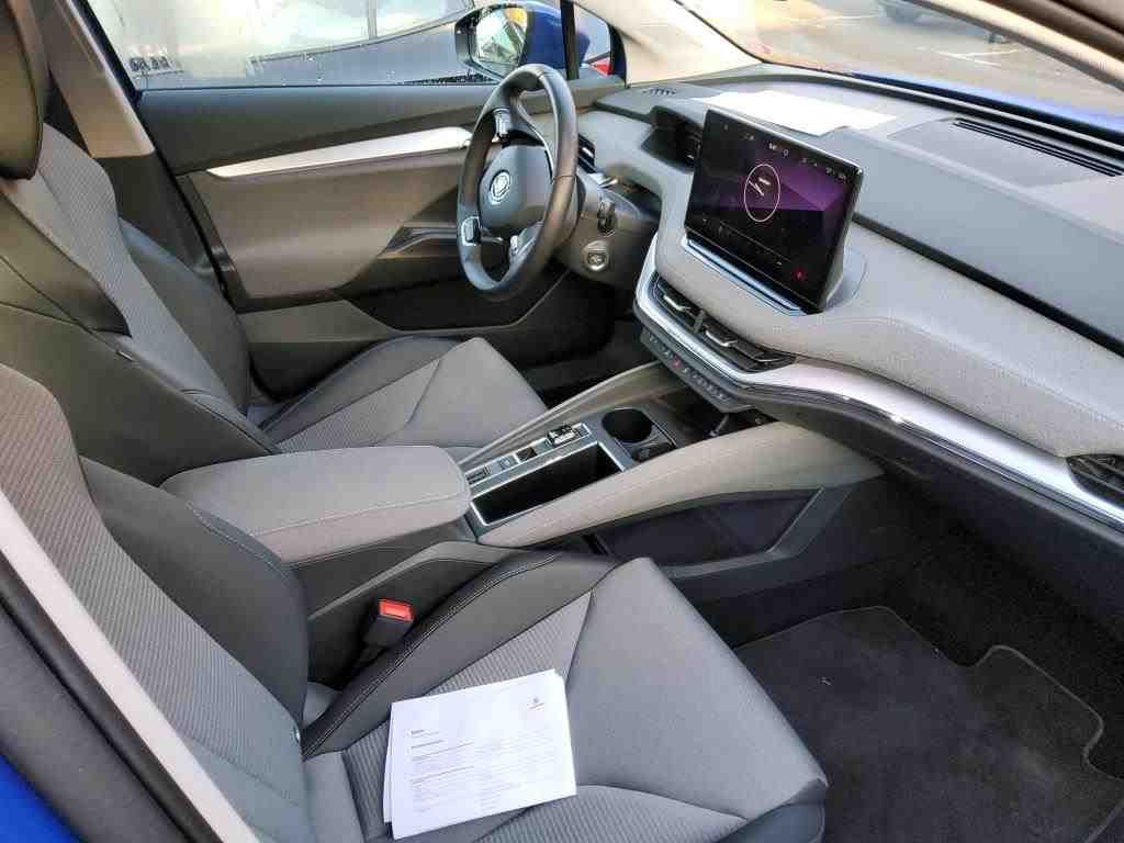 Fahrzeugabbildung SKODA Enyaq 50 Loft LED|VirtualCP|KlimaA|LaneAss|PDC