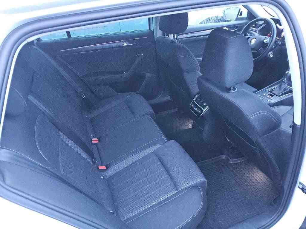 Fahrzeugabbildung SKODA Superb Combi 1.4 TSI Style iV Standhzg|4xSHZG|LM