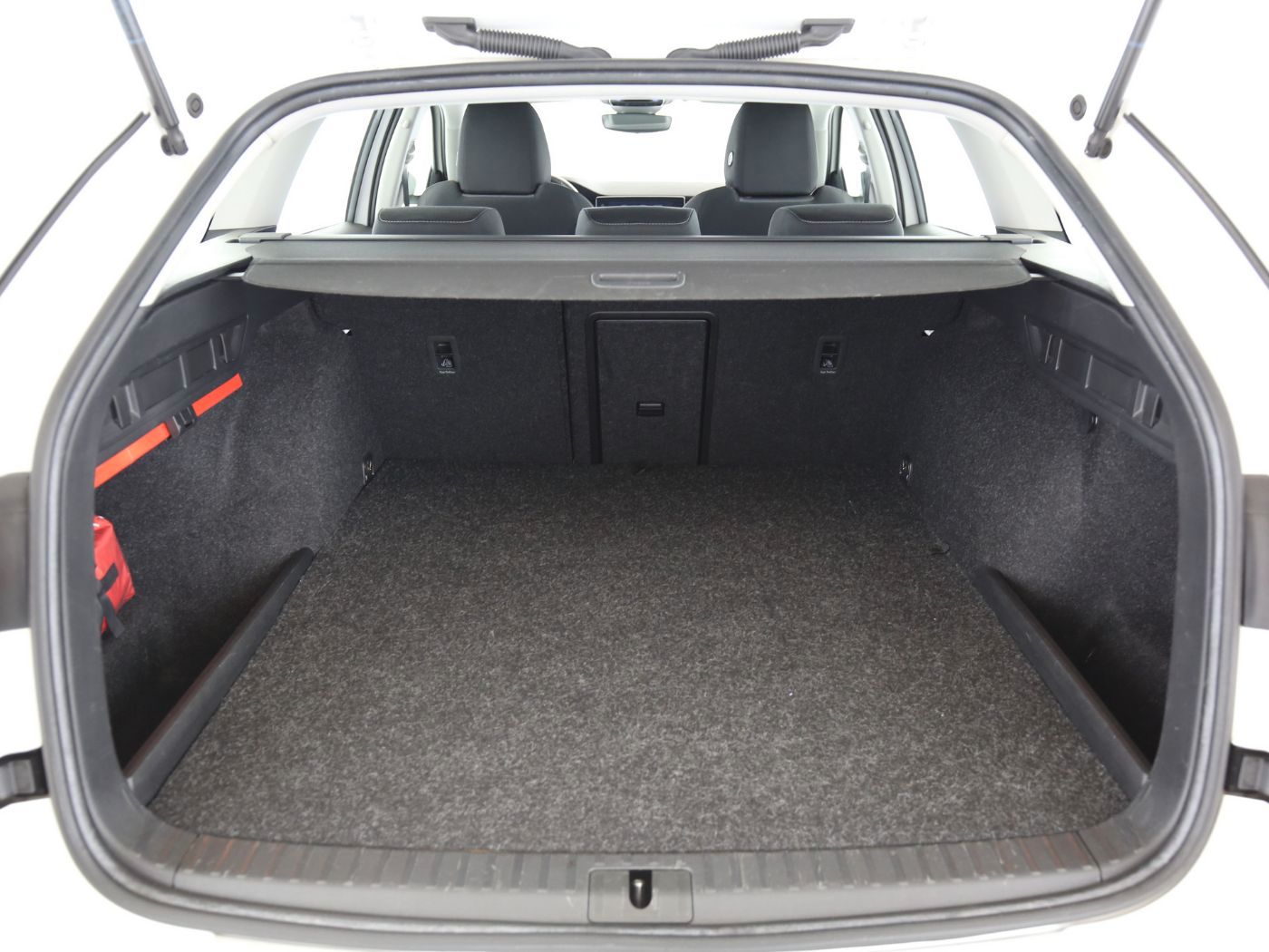 Fahrzeugabbildung SKODA Octavia Combi 1.4 TSI Ambition iV ACC|LED|Navi