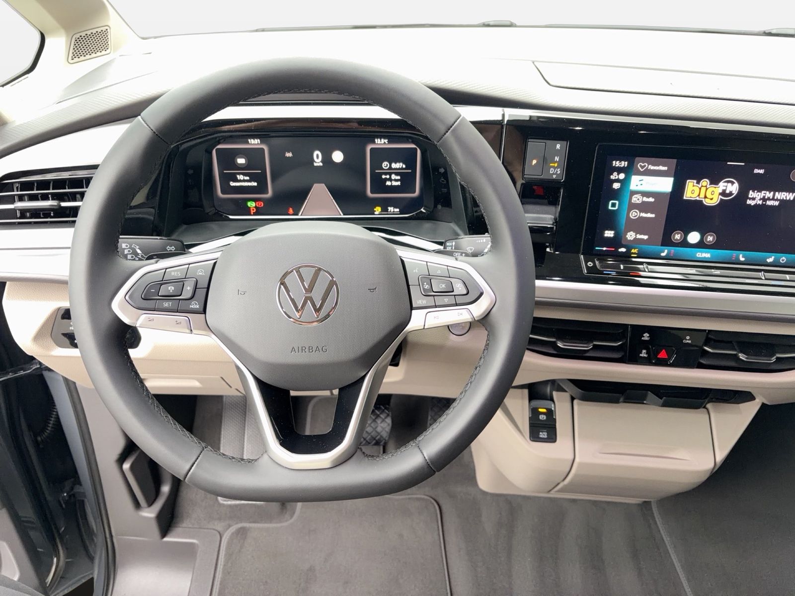 Fahrzeugabbildung Volkswagen Multivan Life Edition 2.0 l TSI OPF 150 kW DSG