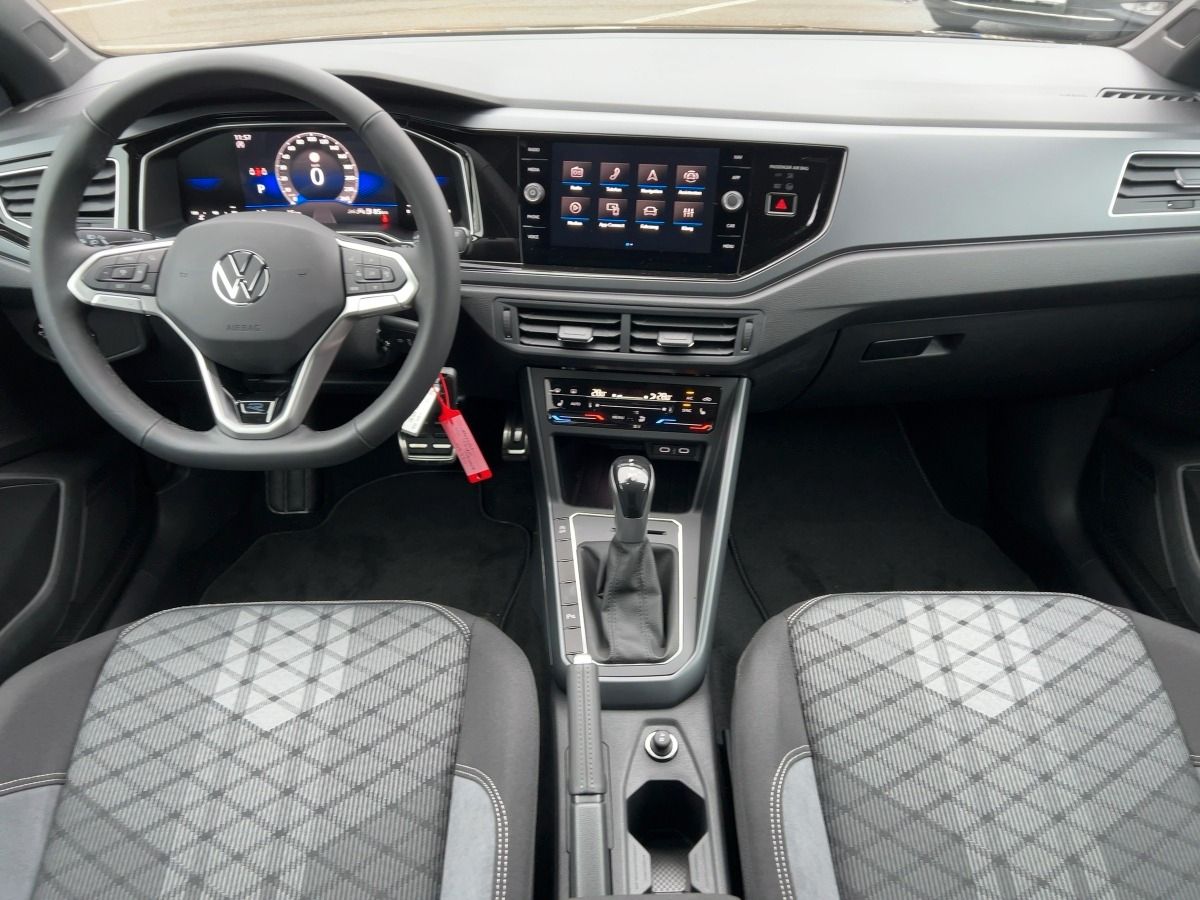 Fahrzeugabbildung Volkswagen Taigo 1.5 TSI DSG R-Line AHK Nav Winterräder ACC