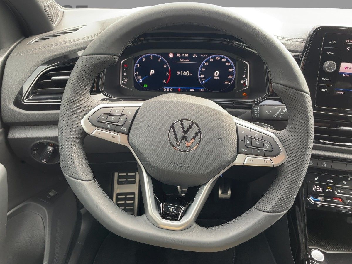 Fahrzeugabbildung Volkswagen T-Roc 1.5 TSI DSG R-Line AHK BlackStyle eKlappe