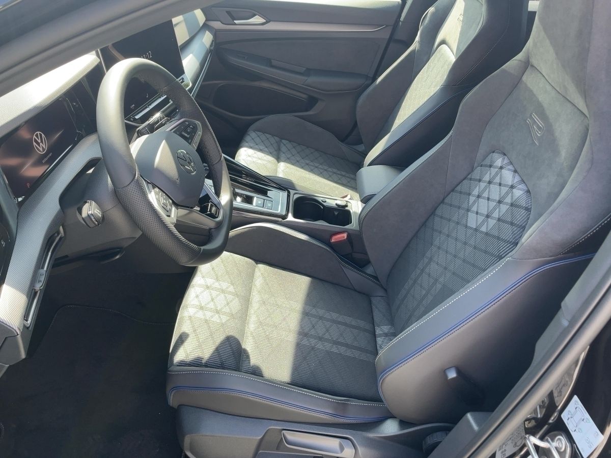 Fahrzeugabbildung Volkswagen Golf Variant 2.0 TDI DSG R-Line AHK eKlappe Navi