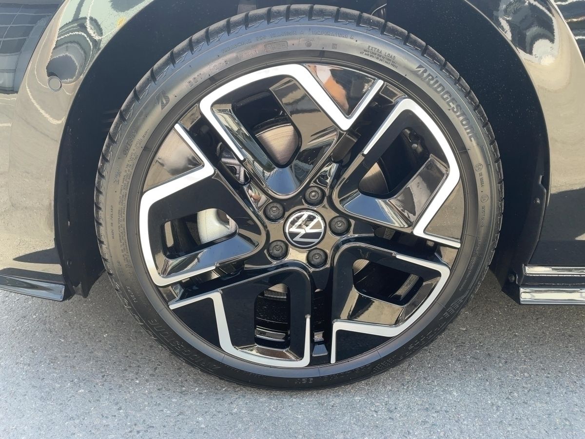 Fahrzeugabbildung Volkswagen Golf Variant 2.0 TDI DSG R-Line AHK eKlappe Navi
