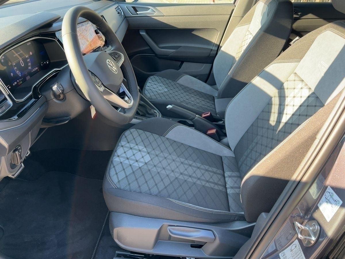 Fahrzeugabbildung Volkswagen Taigo 1.5 TSI DSG R-Line |Matrix|VirtualCP|Sport