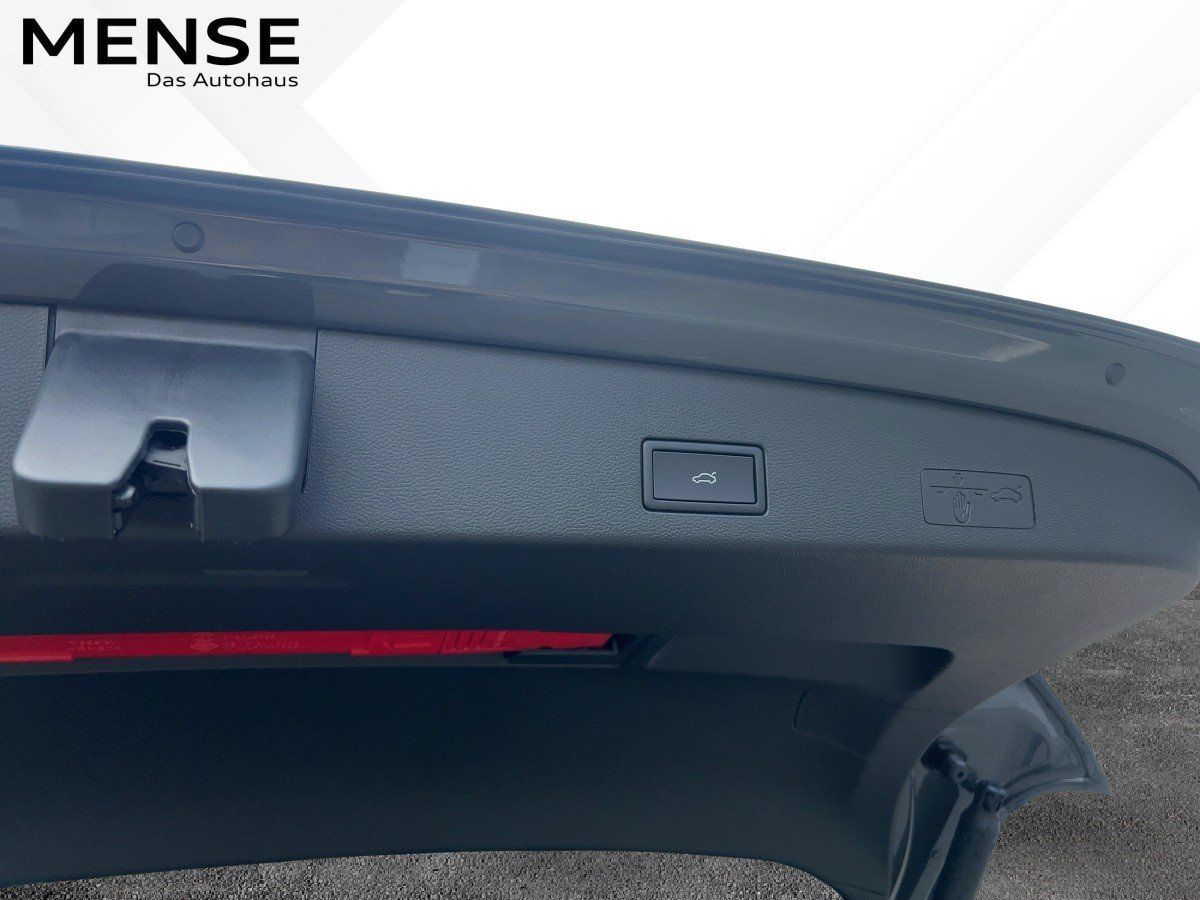 Fahrzeugabbildung Volkswagen Golf Variant TDI DSG R-Line AHK Navi HUD Pano 36