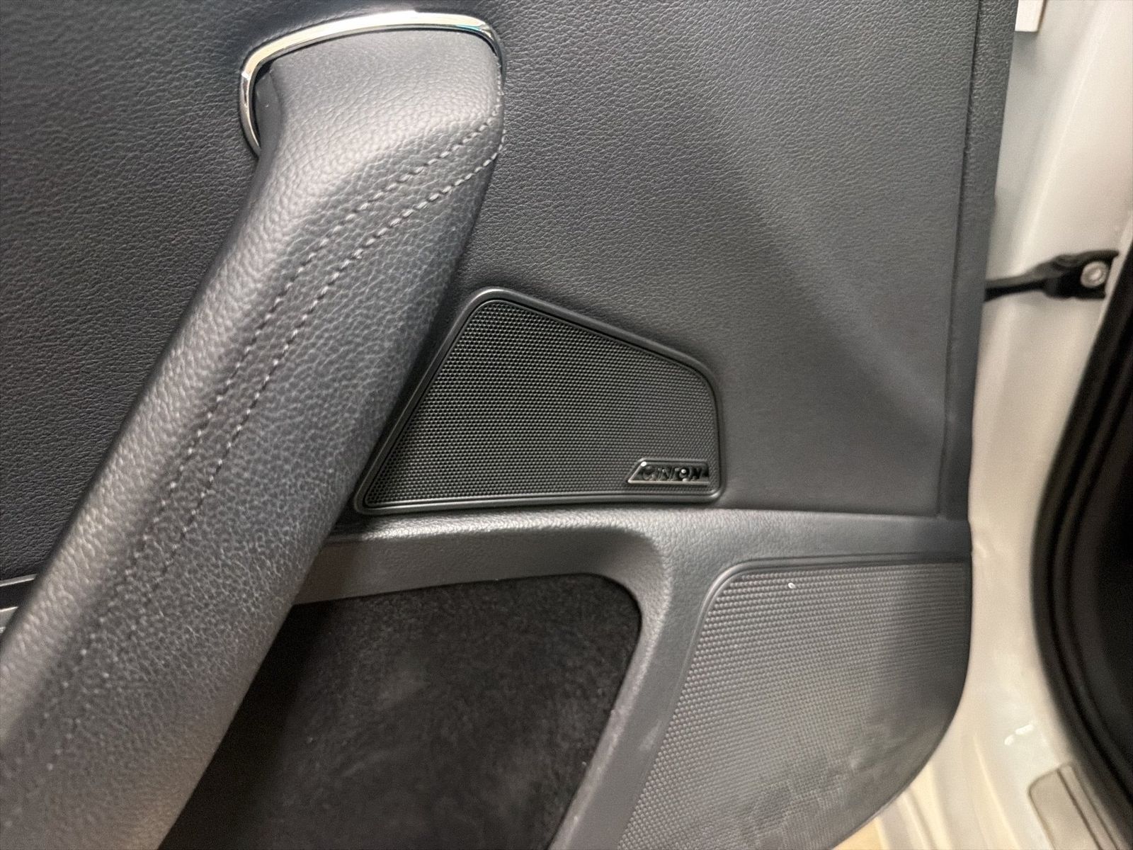 Fahrzeugabbildung SKODA Superb Combi 2.0 TDI Premium Edition ACC|LED|PDC