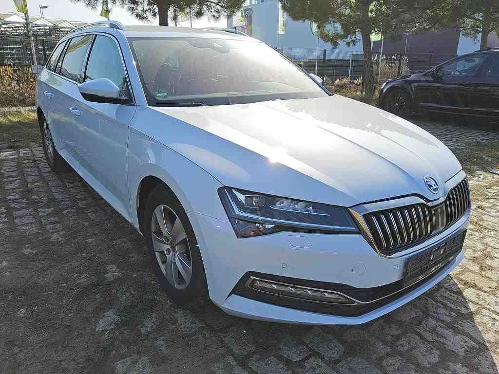 Fahrzeugabbildung SKODA Superb Combi 2.0 TDI Premium Edition ACC|LED|PDC