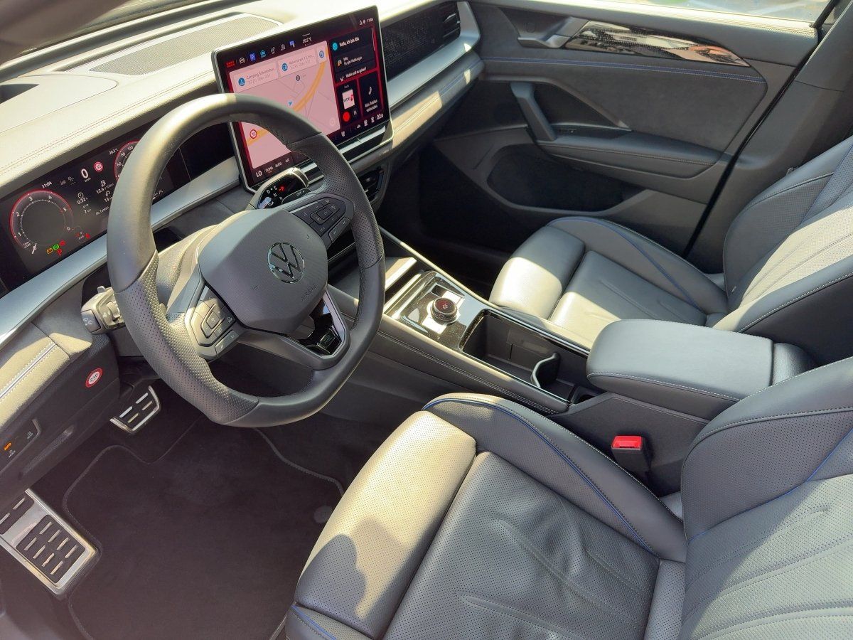 Fahrzeugabbildung Volkswagen Tayron R-Line 2.0 l TDI 4MOTION DSG AHK Leder Pa - mit KI generiert/bearbeitet