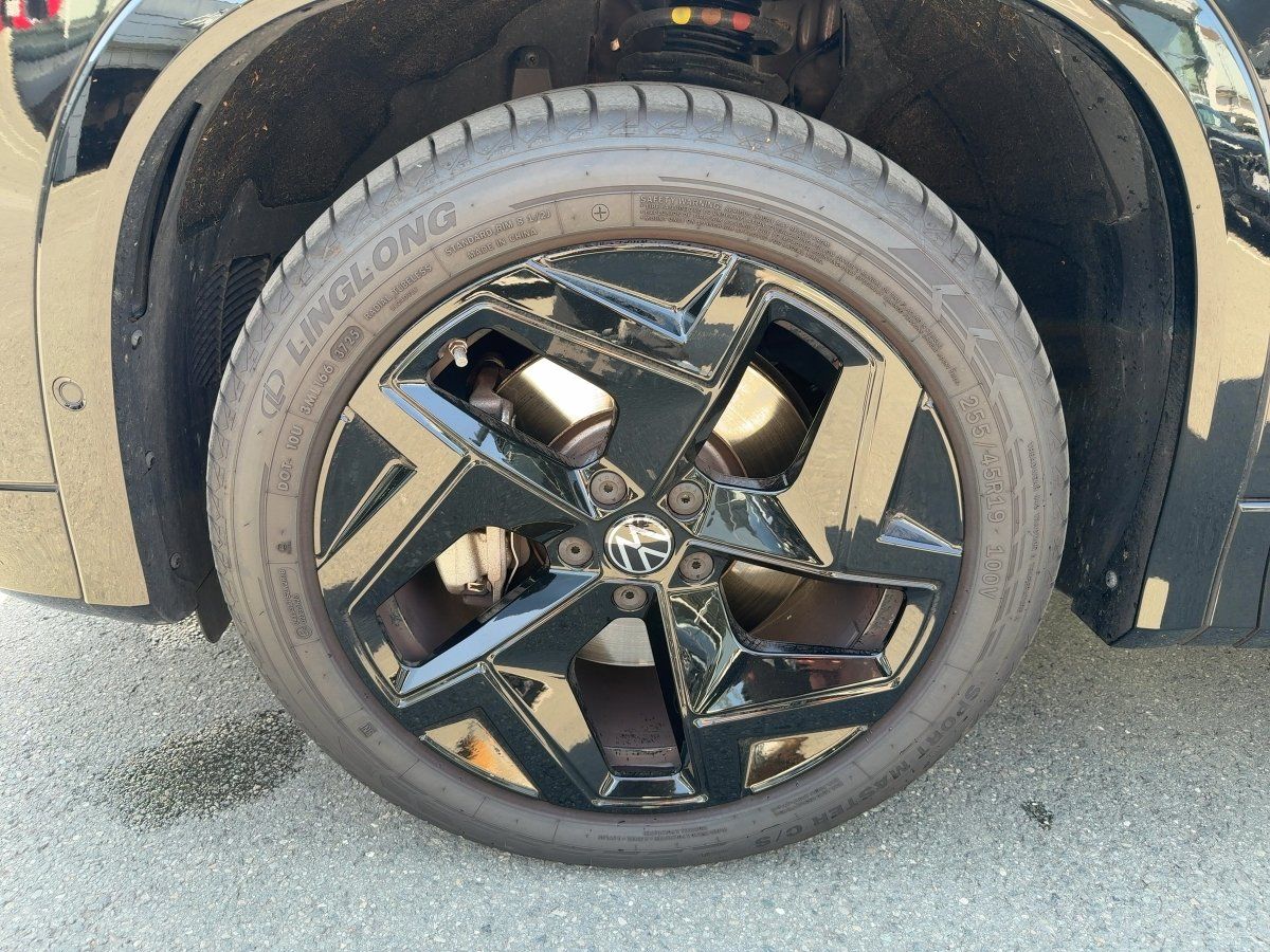 Fahrzeugabbildung Volkswagen Tayron R-Line 2.0 l TDI 4MOTION DSG AHK Leder Pa - mit KI generiert/bearbeitet