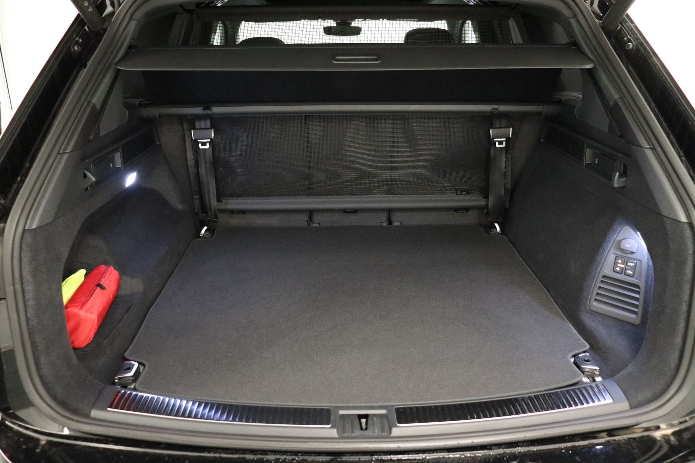 Fahrzeug autohaus mense Fahrzeugabbildung Volkswagen Touareg 3.0 TSI R-Line IQ.Light|Matrix|CarPlay