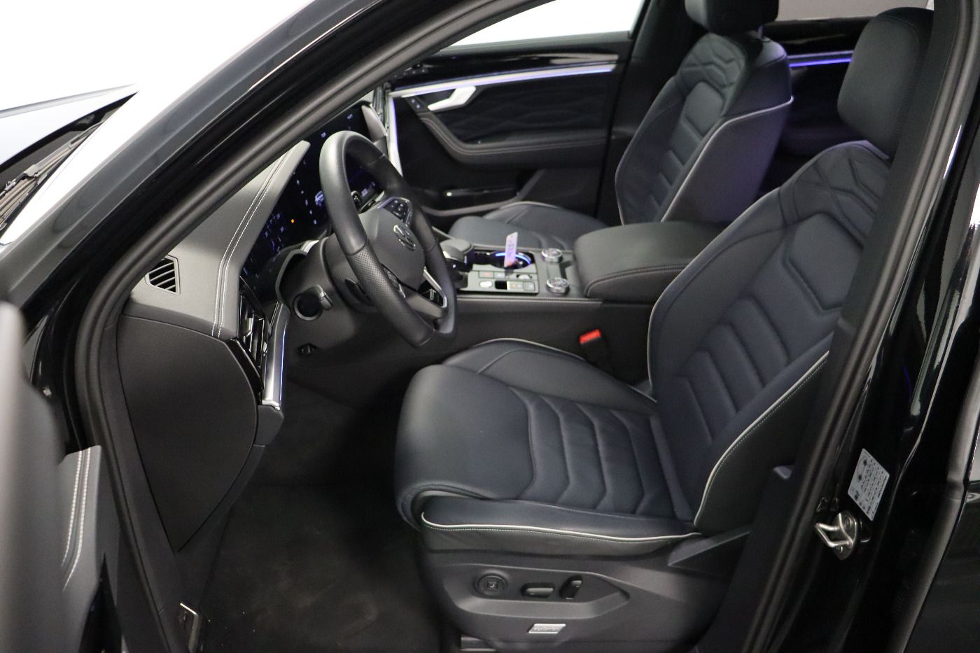 Fahrzeug autohaus mense Fahrzeugabbildung Volkswagen Touareg 3.0 TSI R-Line IQ.Light|Matrix|CarPlay