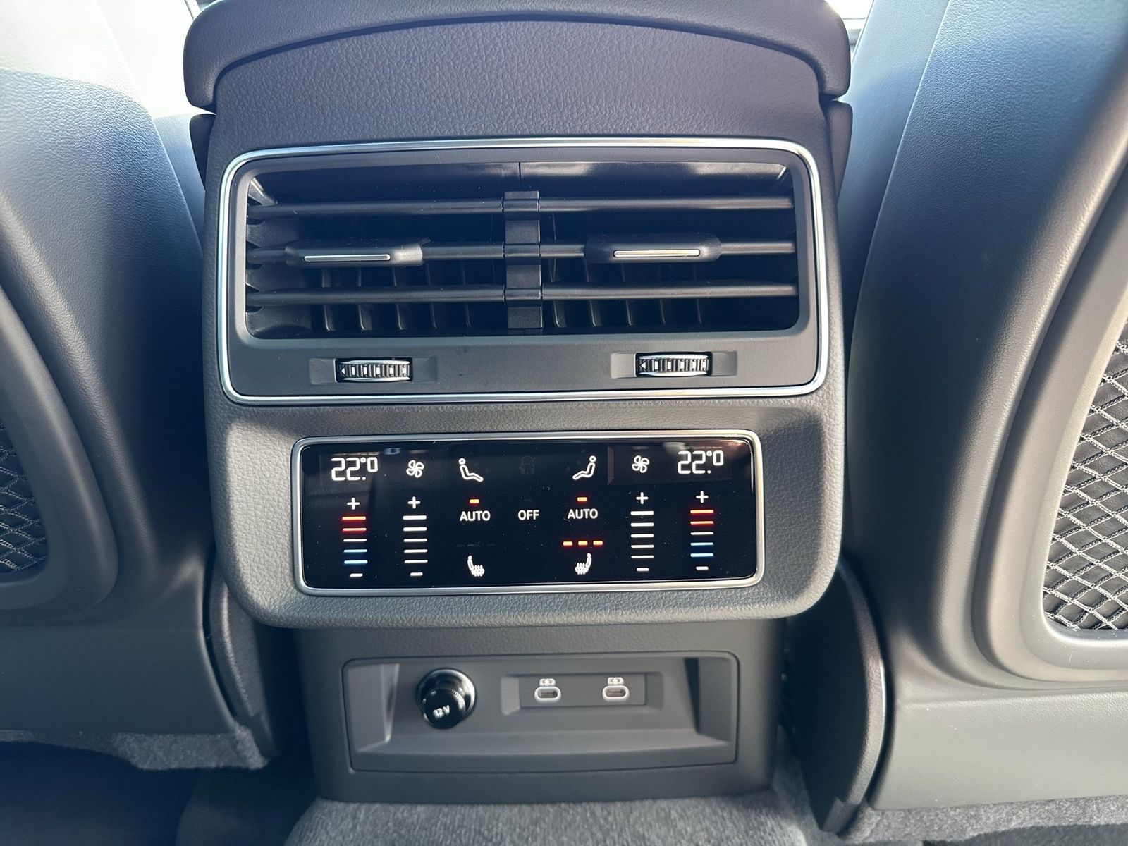 Fahrzeugabbildung Audi RS Q8 performance 305km/h|Matrix|B&O|HuD
