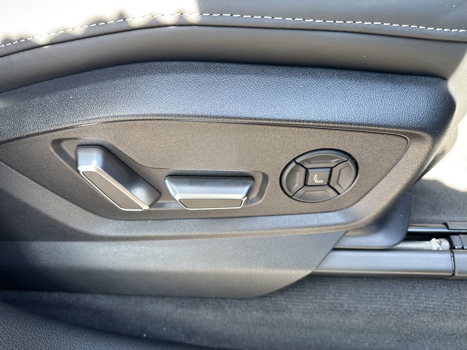 Fahrzeugabbildung Audi RS Q8 performance 305km/h|Matrix|B&O|HuD