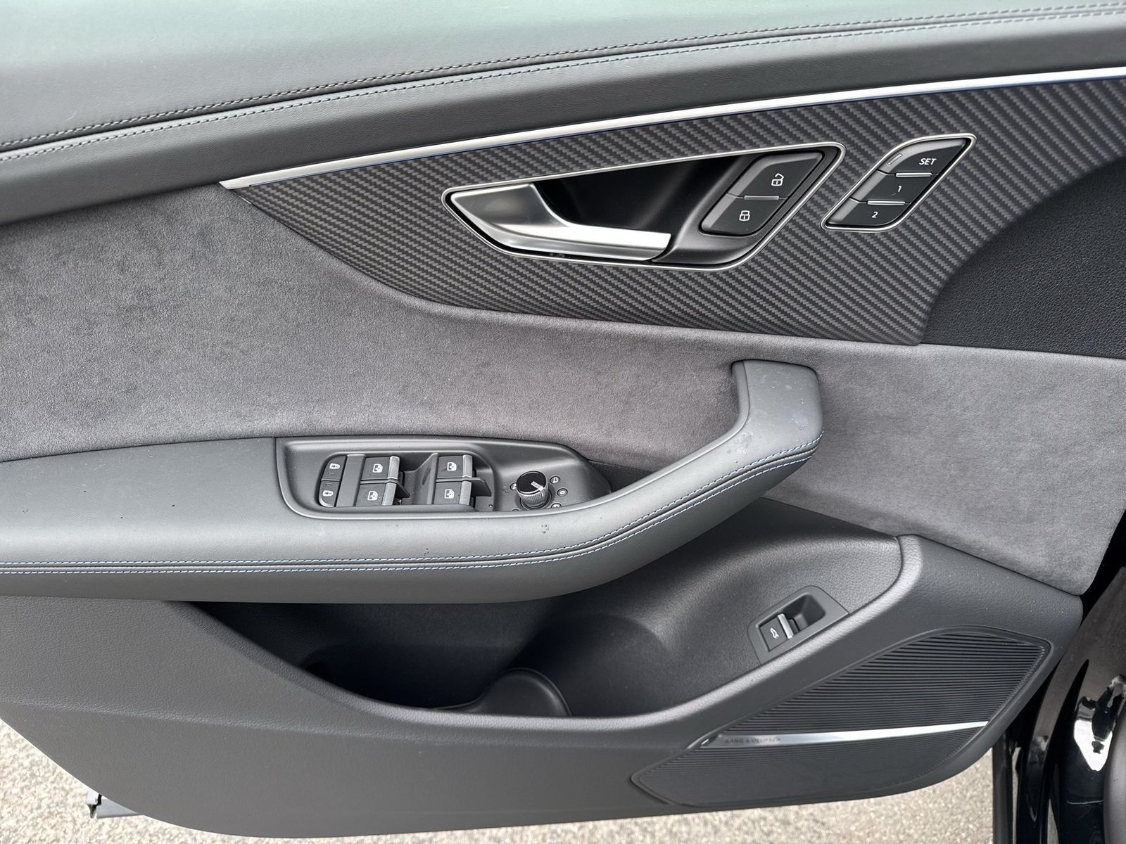 Fahrzeugabbildung Audi RS Q8 Performance 305km/h|Matrix|B&O|HuD