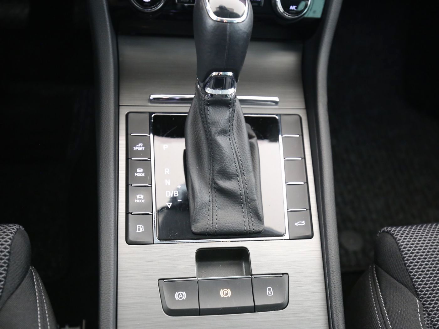 Fahrzeugabbildung SKODA Superb Combi 1.4 TSI Style iV 4xSHZG|LED|Navi|LM