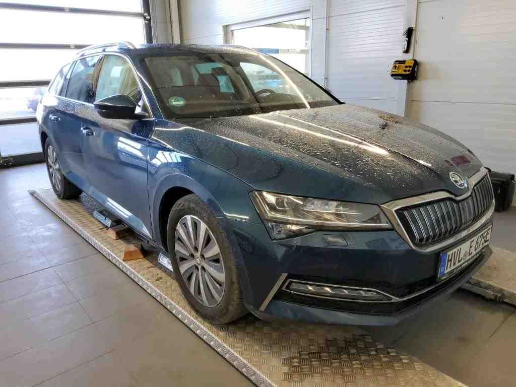 Fahrzeugabbildung SKODA Superb Combi 1.4 TSI Style iV 4xSHZG|LED|Navi|LM