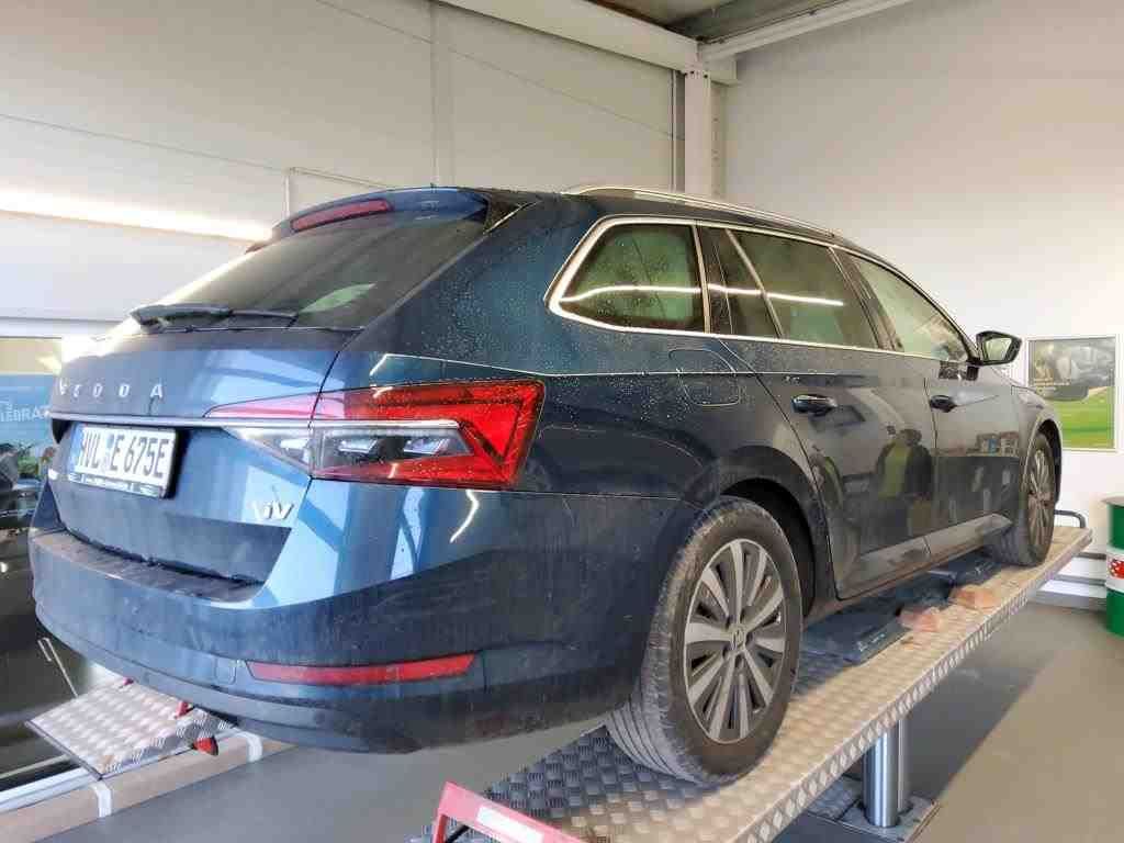 Fahrzeugabbildung SKODA Superb Combi 1.4 TSI Style iV 4xSHZG|LED|Navi|LM