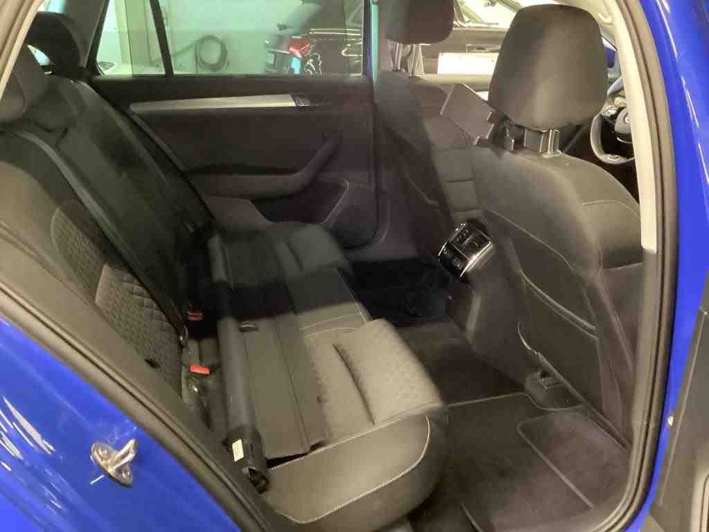 Fahrzeugabbildung SKODA Superb Combi 1.4l TSI iV 160kW 6-Gang-DSG 4xSHZG