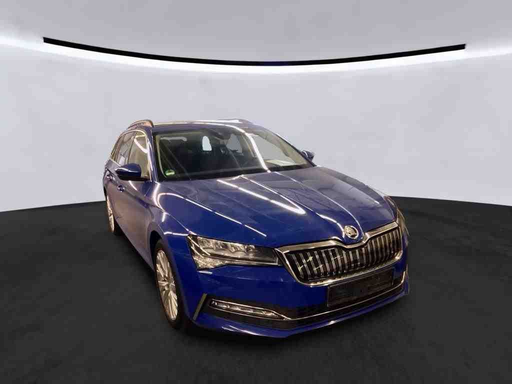 Fahrzeugabbildung SKODA Superb Combi 1.4l TSI iV 160kW 6-Gang-DSG 4xSHZG