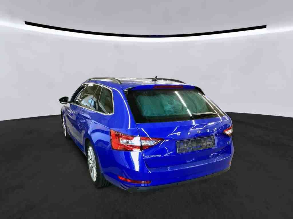 Fahrzeugabbildung SKODA Superb Combi 1.4l TSI iV 160kW 6-Gang-DSG 4xSHZG