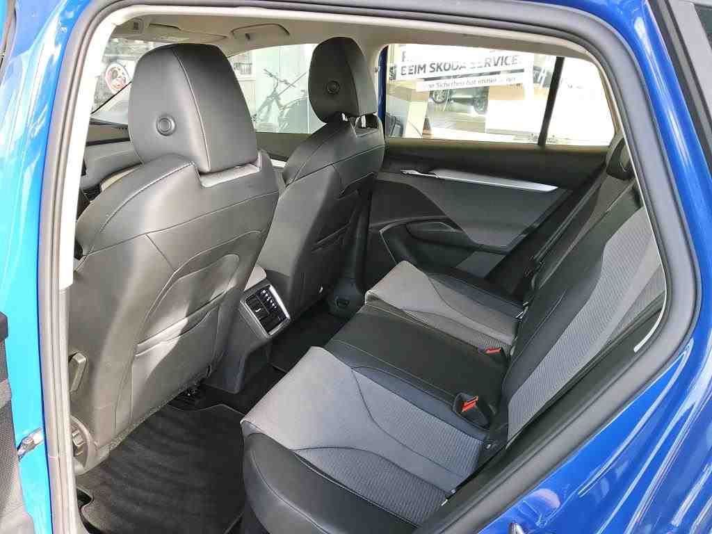 Fahrzeugabbildung SKODA Enyaq 50 Loft LED|VirtualCP|KlimaA|LaneAss|PDC