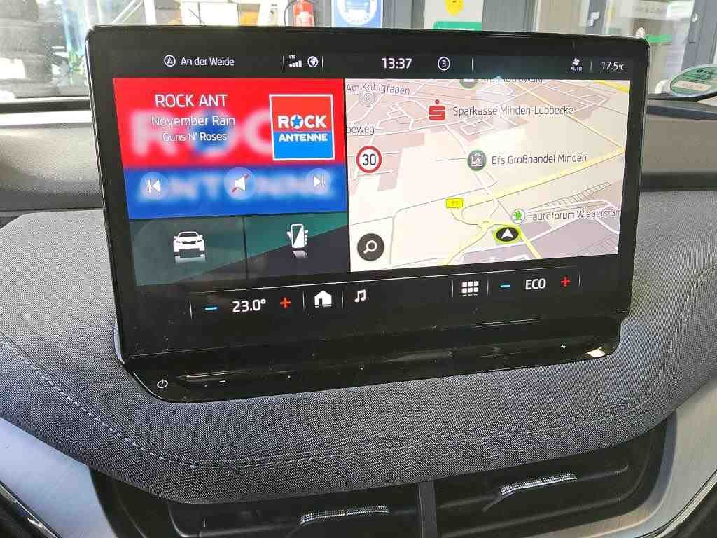 Fahrzeugabbildung SKODA Enyaq 50 Loft LED|VirtualCP|KlimaA|LaneAss|PDC