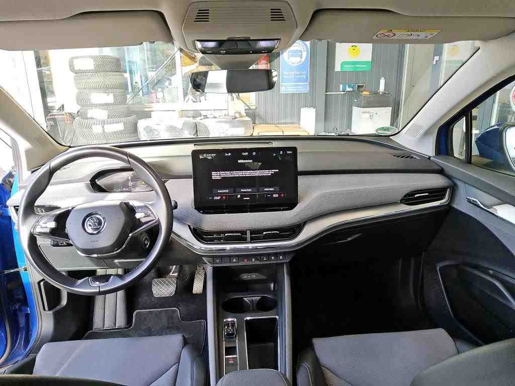 Fahrzeugabbildung SKODA Enyaq 50 Loft LED|VirtualCP|KlimaA|LaneAss|PDC
