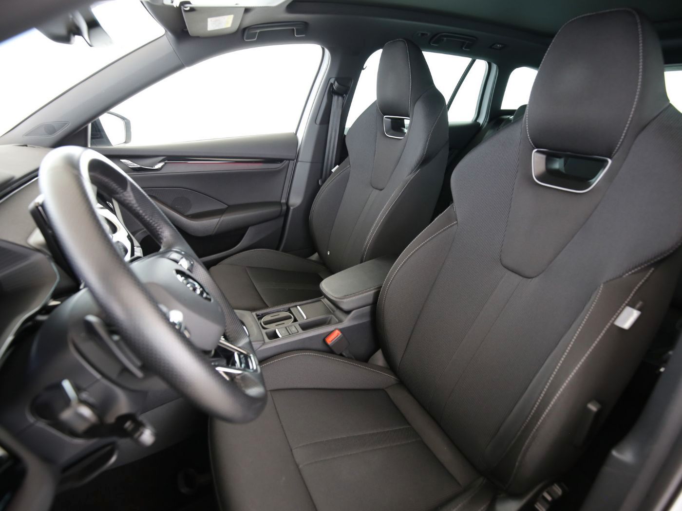 Fahrzeugabbildung SKODA Octavia Combi 2.0 TDI Sportline HUD|Pano|SD|ACC