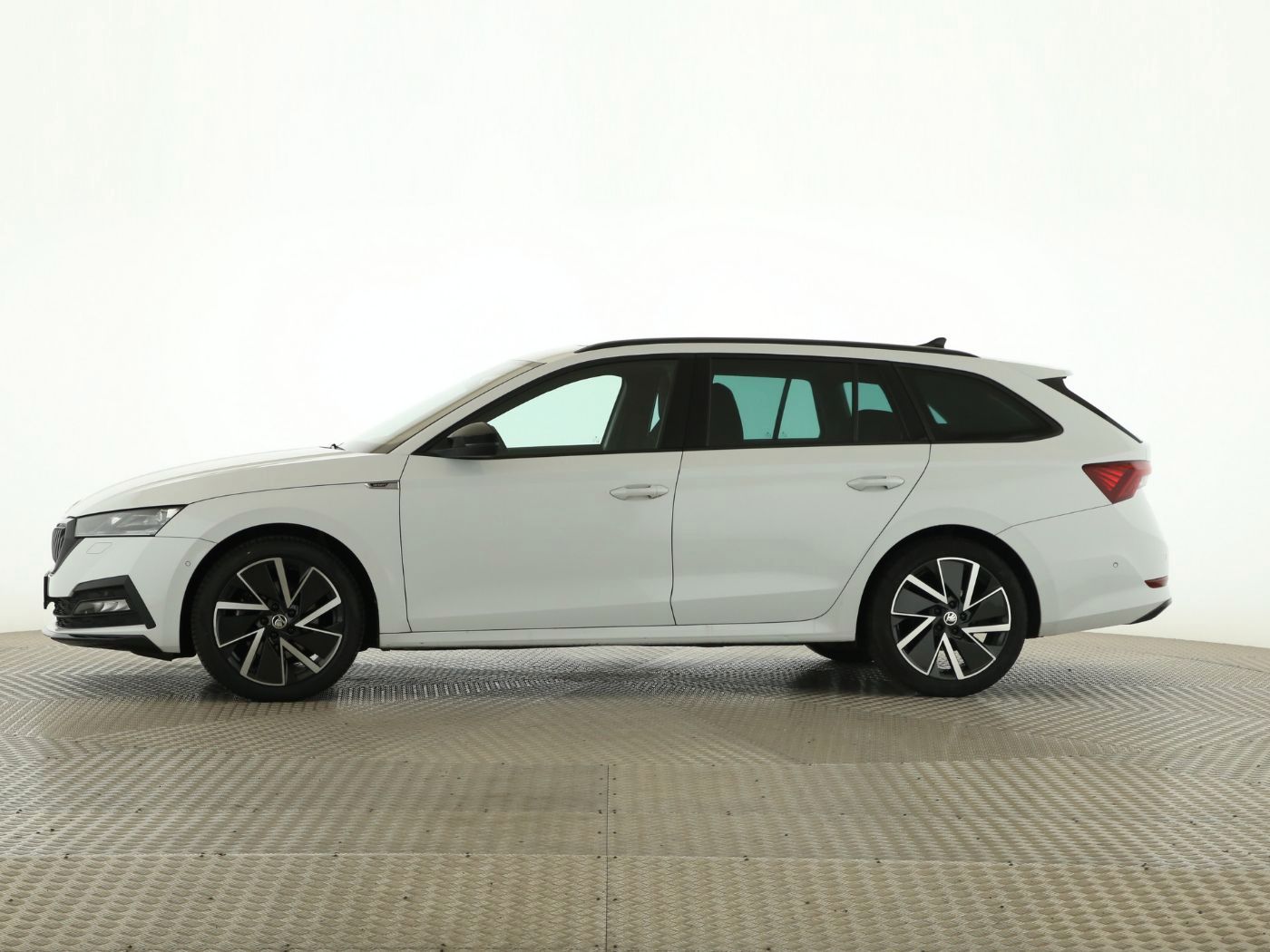 Fahrzeugabbildung SKODA Octavia Combi 2.0 TDI Sportline HUD|Pano|SD|ACC