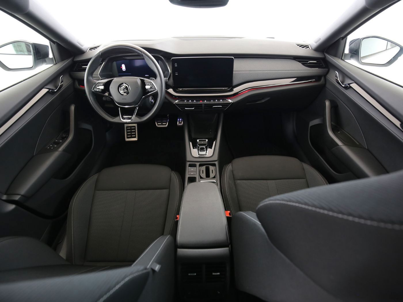 Fahrzeugabbildung SKODA Octavia Combi 2.0 TDI Sportline HUD|Pano|SD|ACC