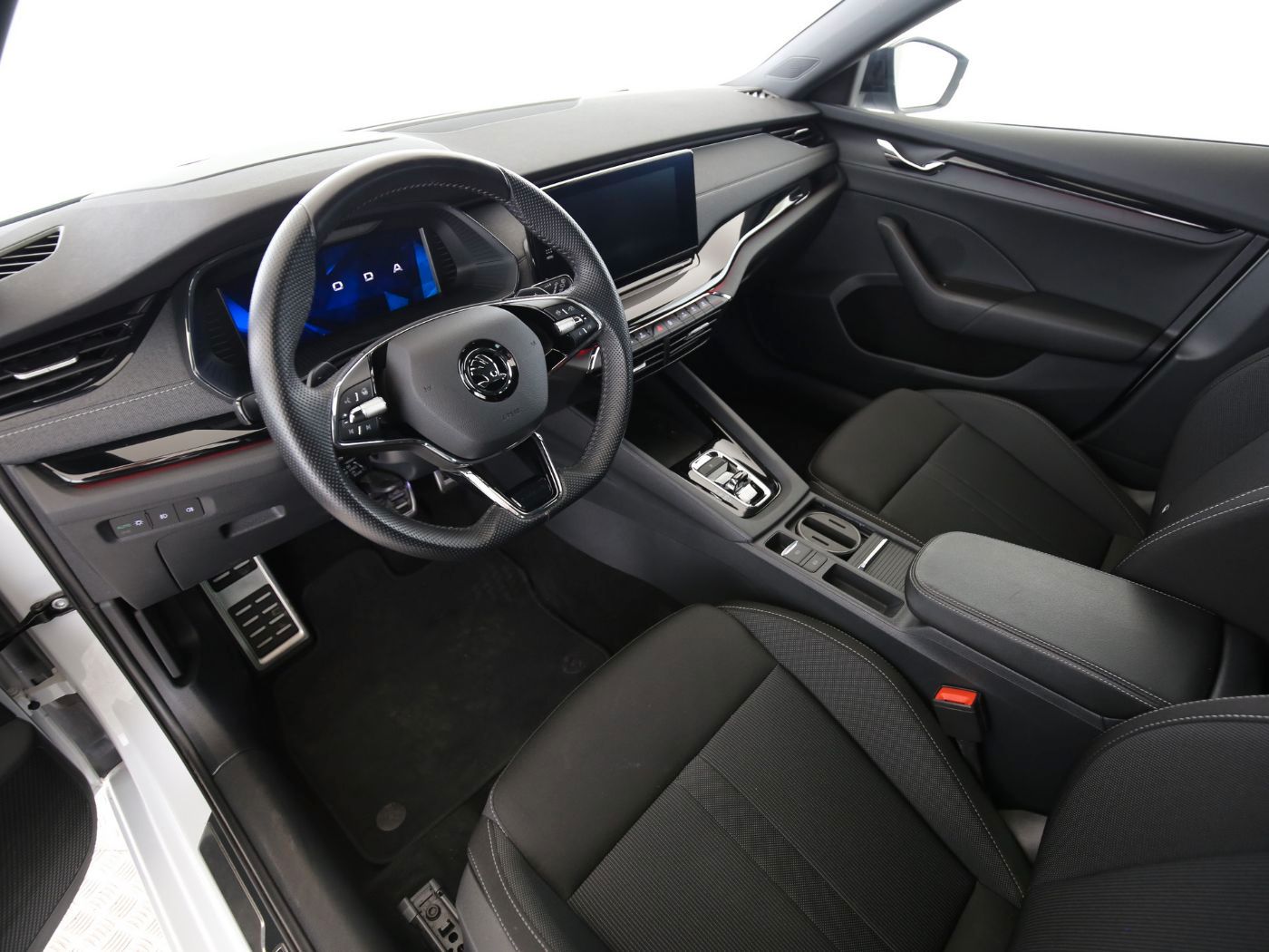 Fahrzeugabbildung SKODA Octavia Combi 2.0 TDI Sportline HUD|Pano|SD|ACC