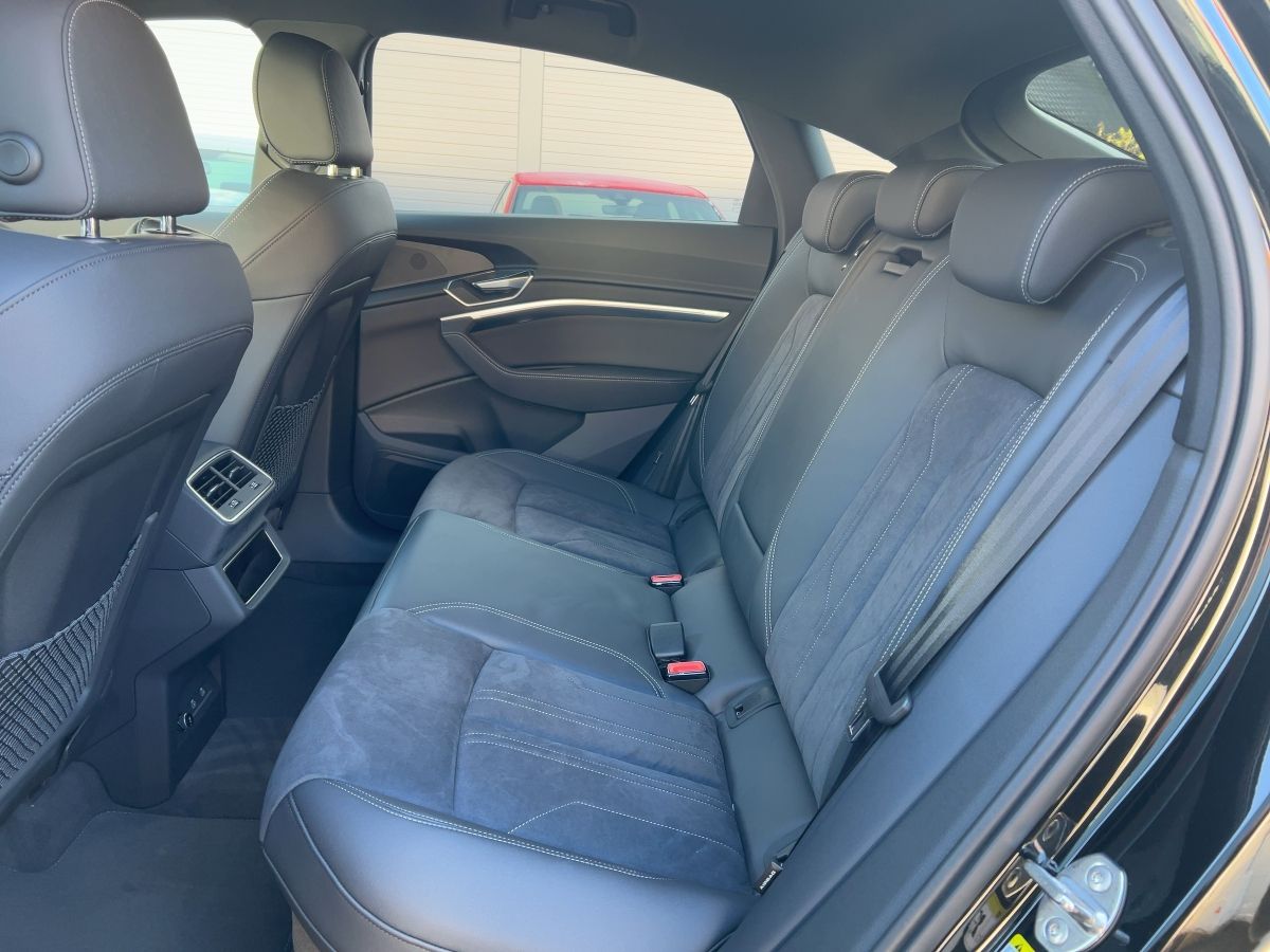 Fahrzeugabbildung Audi Q8 e-tron Sportback 50 quattro S line AKTION/UPE