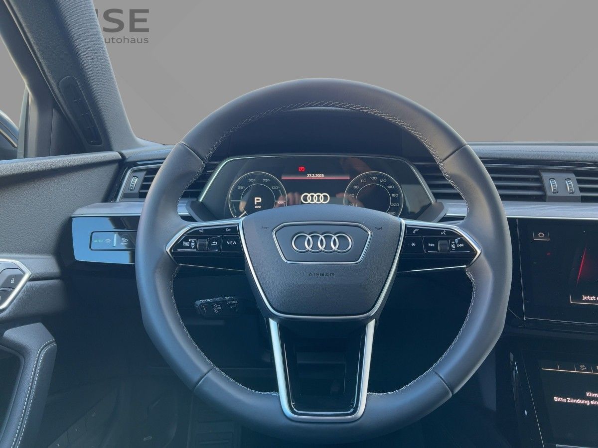 Fahrzeugabbildung Audi Q8 e-tron Sportback 50 quattro S line AKTION/UPE