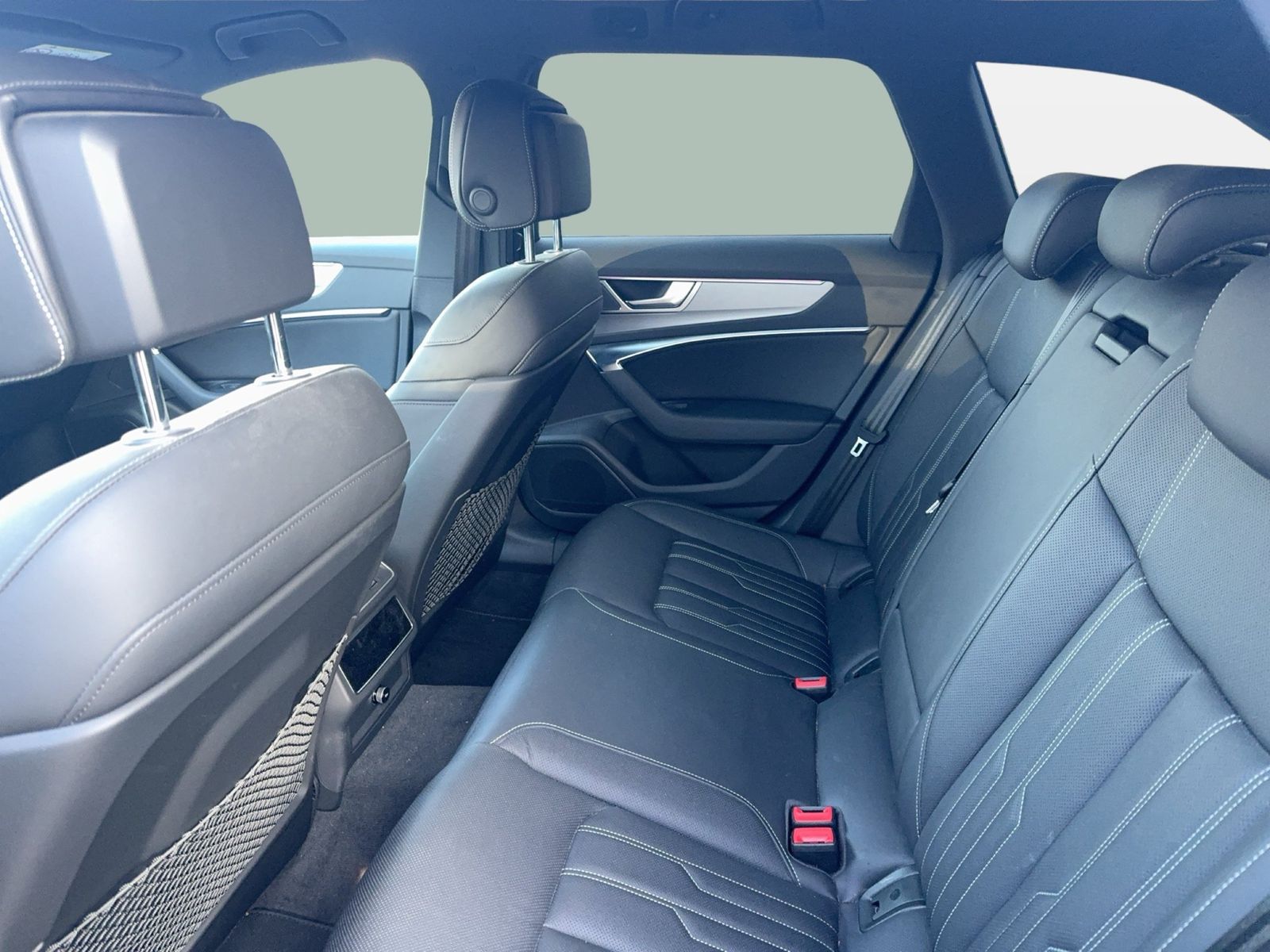 Fahrzeugabbildung Audi A6 Avant 55 TFSI e quattro S line Matrix|CarPlay