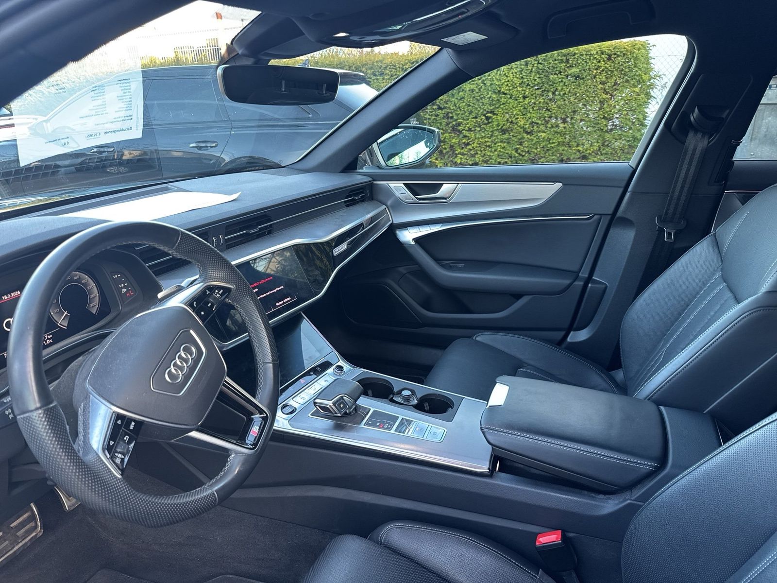 Fahrzeugabbildung Audi A6 Avant 55 TFSI e quattro S line Matrix|CarPlay