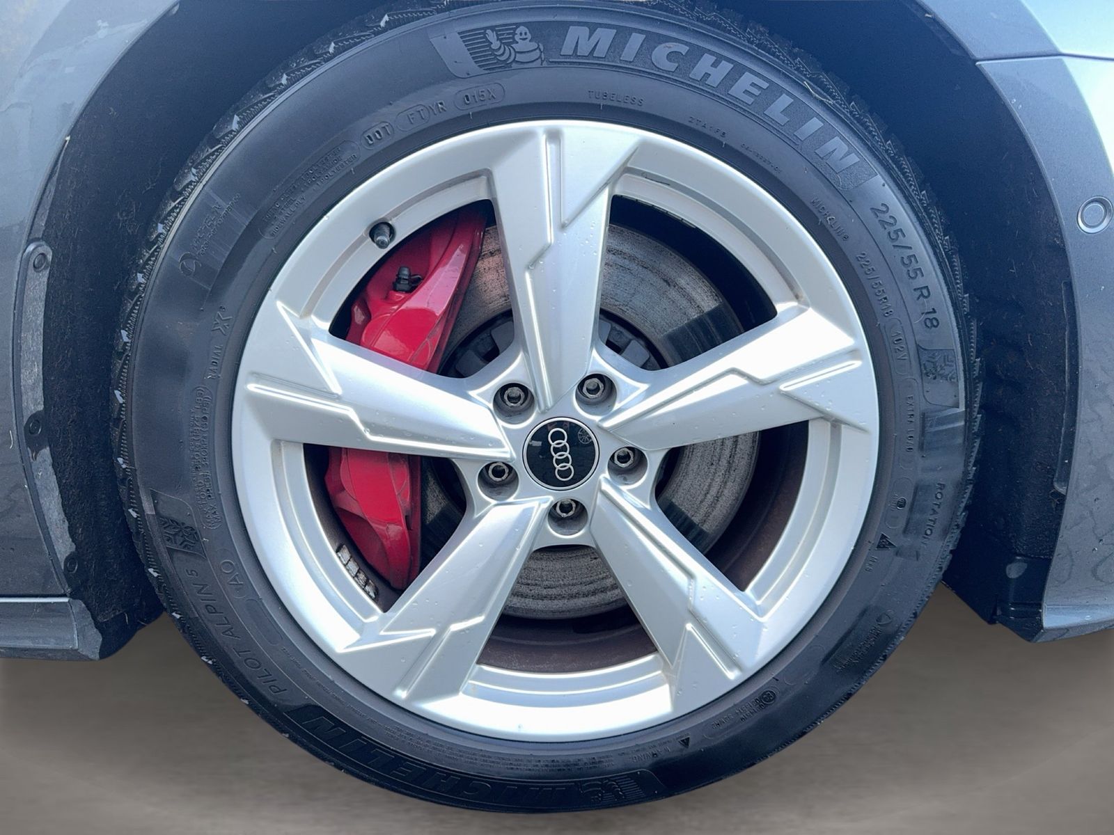 Fahrzeugabbildung Audi A6 Avant 55 TFSI e quattro S line Matrix|CarPlay