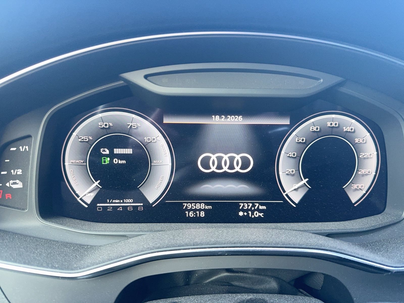 Fahrzeugabbildung Audi A6 Avant 55 TFSI e quattro S line Matrix|CarPlay