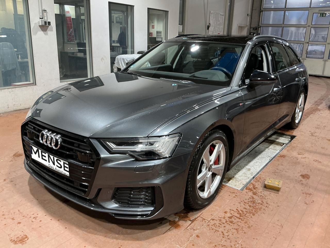 Fahrzeugabbildung Audi A6 Avant 55 TFSI e quattro S tronic S line AHK