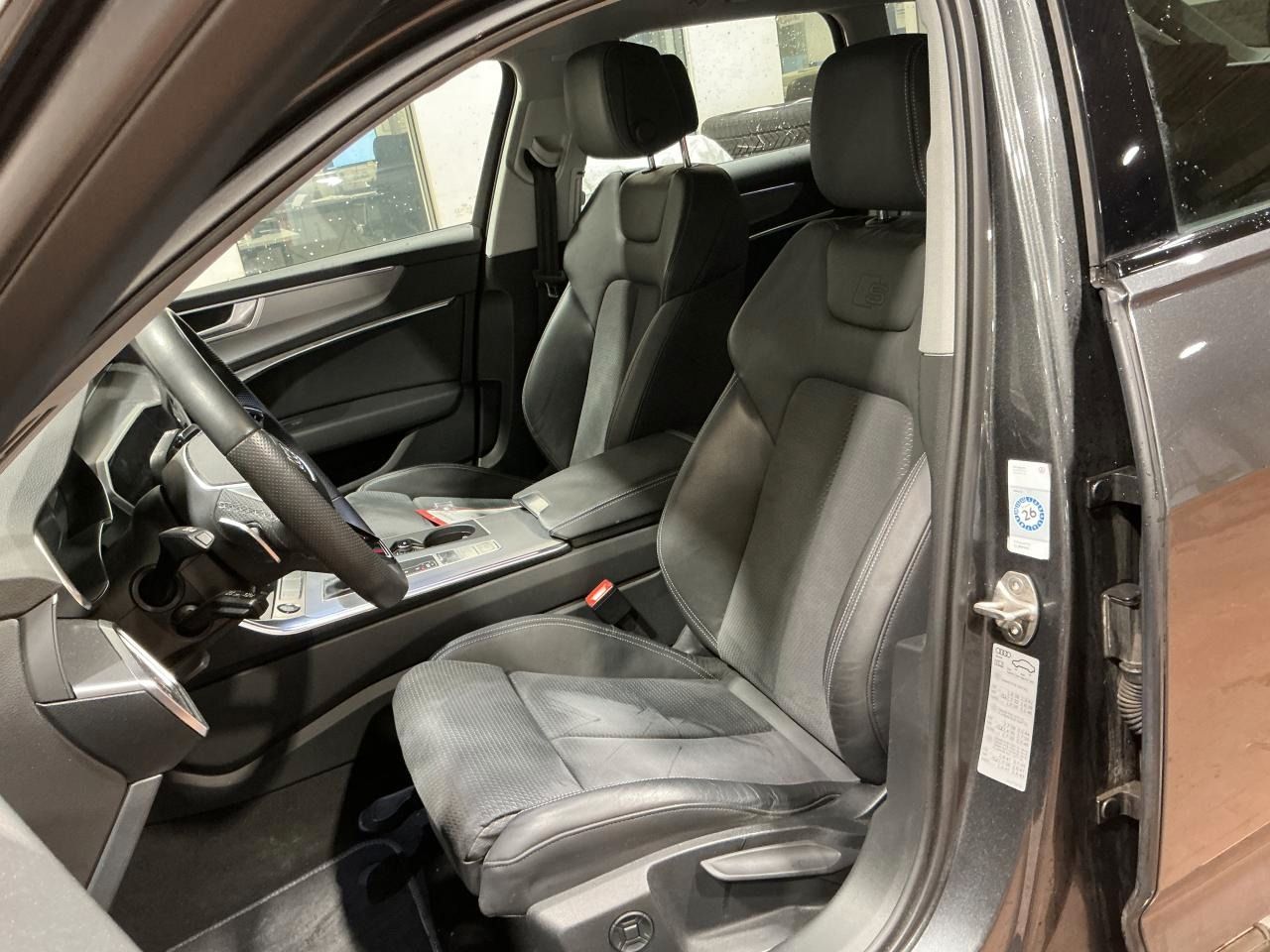 Fahrzeugabbildung Audi A6 Avant 55 TFSI e quattro S tronic S line AHK