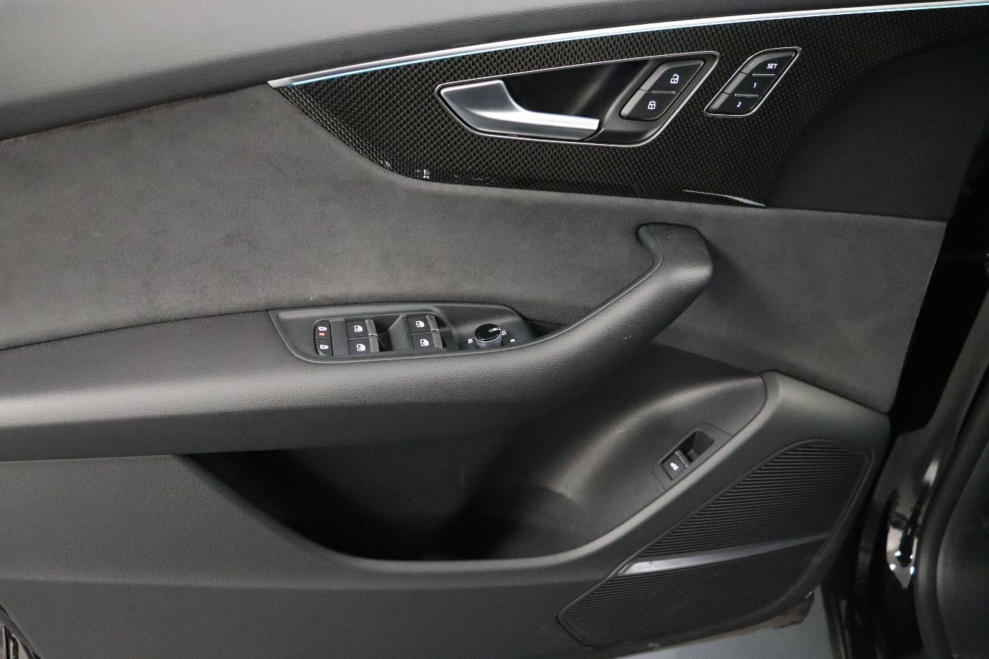 Fahrzeugabbildung Audi SQ8 4.0 TFSI Quattro tiptronic Matrix|AHK|HUD|Lu